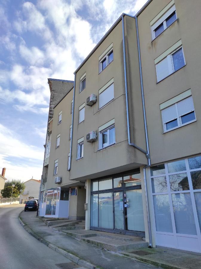 Apartment Dorrea Pula Exterior photo