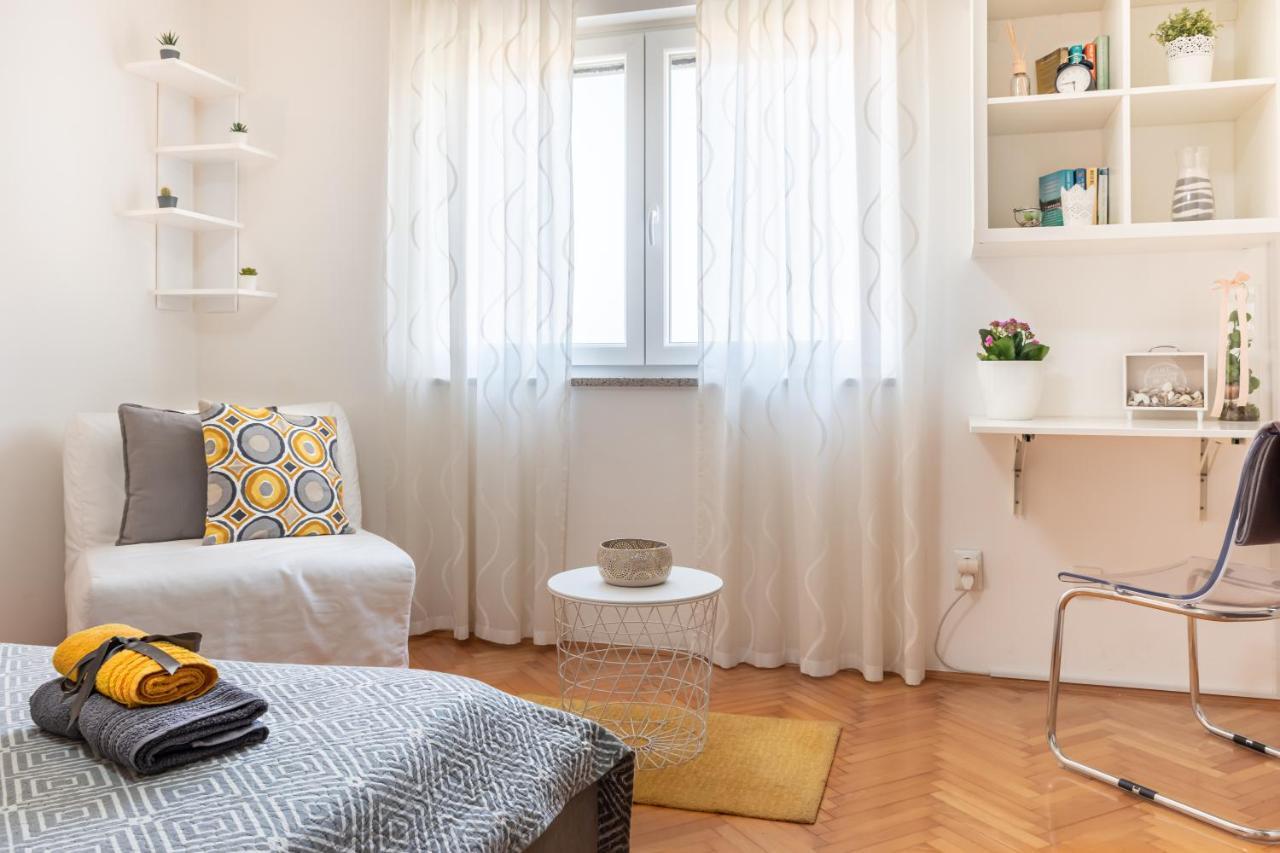 Apartment Dorrea Pula Exterior photo