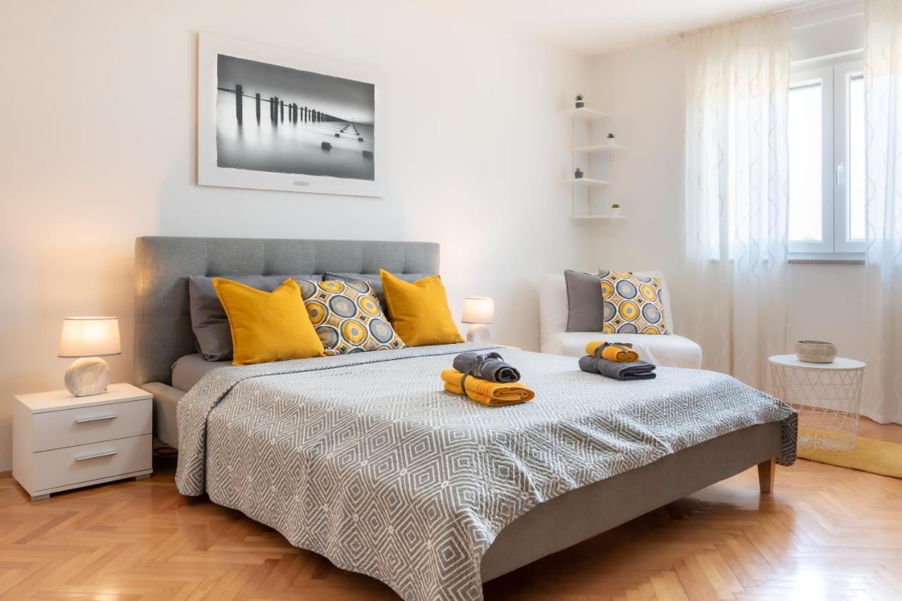 Apartment Dorrea Pula Exterior photo
