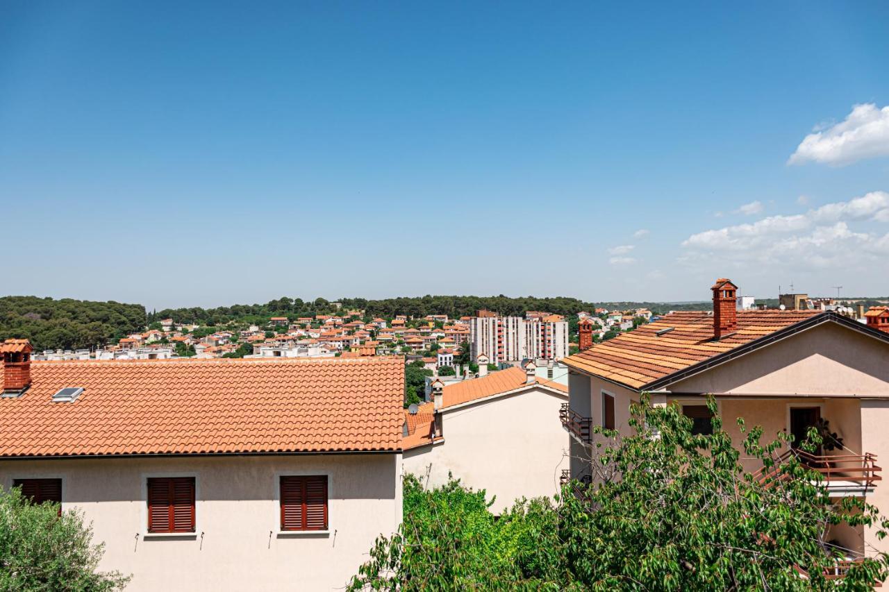 Apartment Dorrea Pula Exterior photo